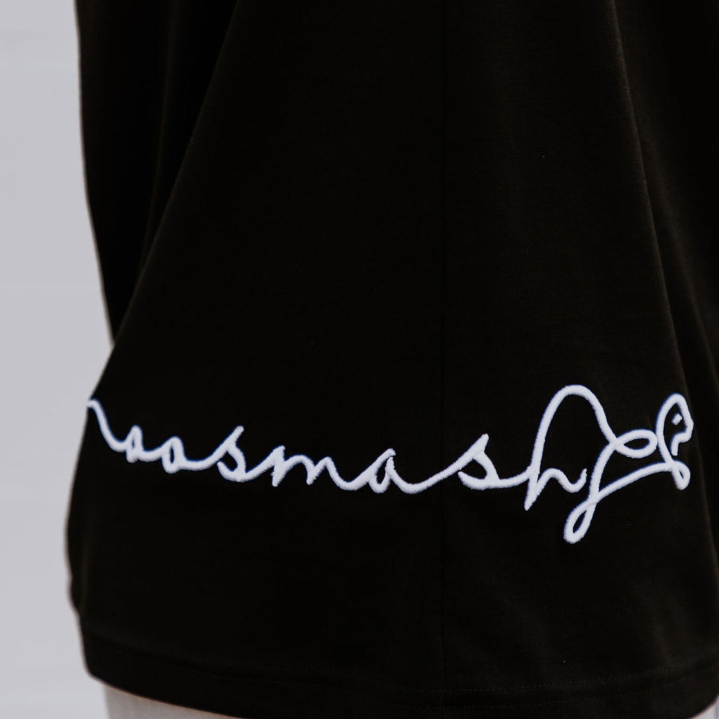 OOsmash men’s black T-Shirt made from 100% Supima cotton with a soft, durable finish.